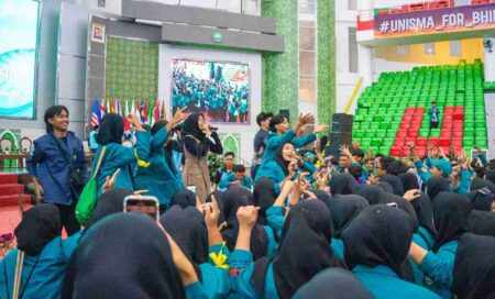 Unisma Resmi Tutup Oshika Maba 2024, Tekankan Karakter dan Kontribusi untuk Pembangunan Berkelanjutan Suasana ceria penutupan Oshika Maba di Unisma (Foto: Istimewa)