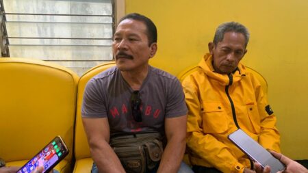Sejumlah Kader Dukung Ibin-Elim, Ini Respon Pedas Golkar Blitar Ketua DPD Partai Golongan Karya (Golkar) Kota Blitar, M. Hardi Usodo memberikan pernyataan soal kader yang membelot. Kamis (26/9/2024). (foto : Winanto/beritajatim.com)