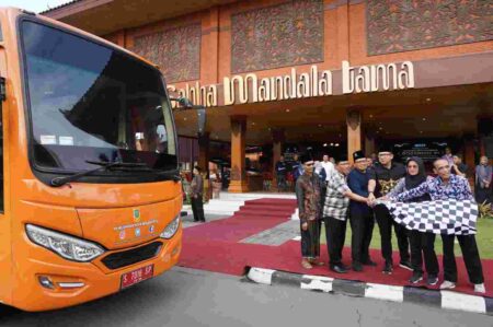 Pj Wali Kota Mojokerto Lepas Kontingen Porsadin foto beritajatim