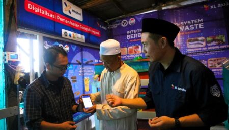 XL Axiata Gandeng Pesantren, IoT Bikin Budidaya Maggot dan Hidroponik Makin Canggih