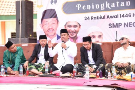 Pjs Bupati Sidoarjo Menekankan Pentingnya Pendidikan Agama Sejak Usia Dini Pjs Bupati Sidoarjo Muhammad Isa Anshori.