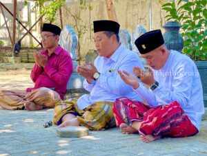 Mas Taufadi ‘Ngalap Berkah’ di Pesantren Kayumanis Pamekasan