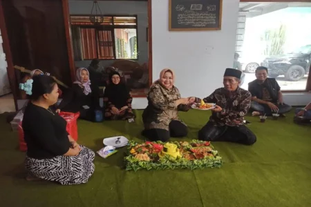 Serap Aspirasi Masyarakat, Cawabup Lisdyarita Buka Posko Rumah Cinta Sobat Bunda di Ponorogo