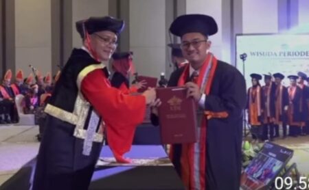 Foto Rektor UISI Prof Herman Sasongko saat wisuda ke VIII tahun 2024.