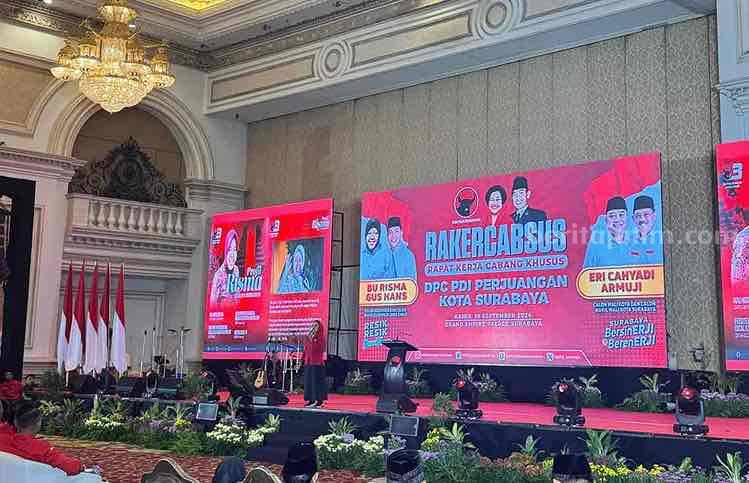 Rapat Kerja Cabang Khusus (Rakercabsus) DPC PDIP Surabaya di Hotel Empire Surabaya. [Ade/Beritajatim.com]