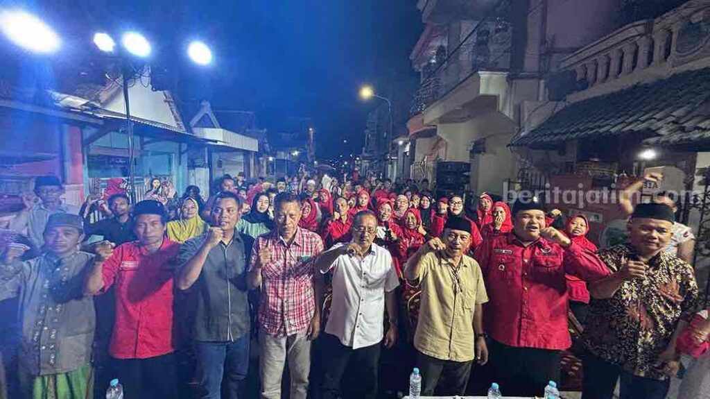 PDIP Surabaya Gencarkan Sosialisasi Eri-Armuji dan Risma-Gus Hans Lewat Sapa Warga