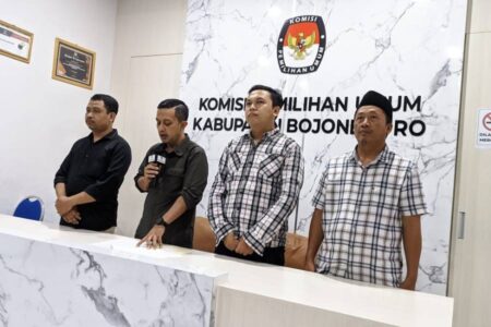 KPU Bojonegoro Tetapkan Wahono-Nurul dan Teguh-Farida Sebagai Pasangan Calon di Pilkada 2024 foto beritajatim