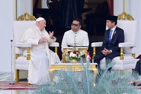 Kunjungan Paus Fransiskus di Jakarta Aman, Kepercayaan Dunia Meningkat Presiden bersama Paus Fransiskus
