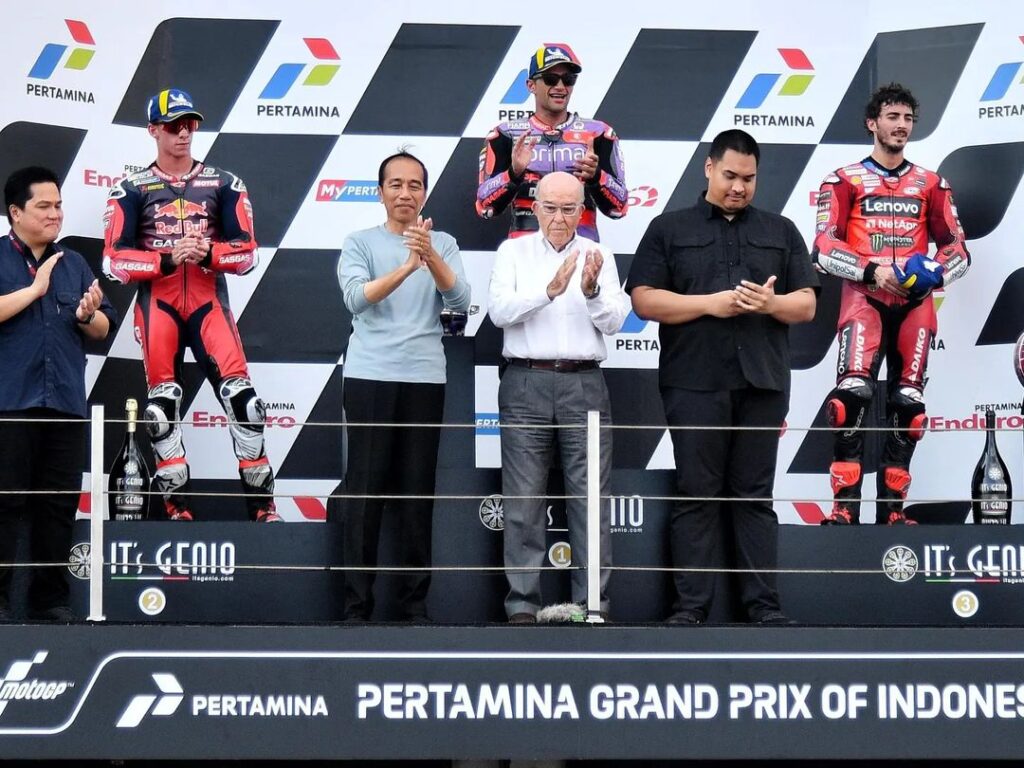 Presiden RI Joko Widodo hadir dalam balapan MotoGP Indonesia di Sirkuit Mandalika pada Minggu (29/9/2024). Foto: Biro Pers Sekretariat Presiden