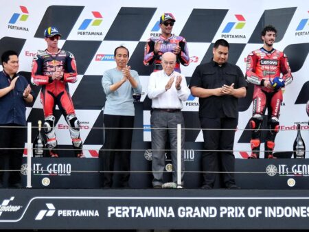 Presiden RI Joko Widodo hadir dalam balapan MotoGP Indonesia di Sirkuit Mandalika pada Minggu (29/9/2024). Foto: Biro Pers Sekretariat Presiden
