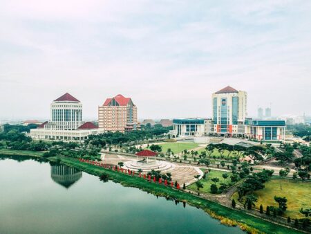 UNESA Luncurkan GLOWNESA: Unit Bisnis Kecantikan Mahasiswa Tata Rias