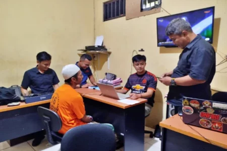 Polisi Gerebek Rumah di Bangkalan, Temukan Tiga Klip Sabu