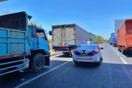 Kawanan Sopir Truk Asik Pesta Sabu di Ruas Tol Kebomas Gresik, 1 Ditangkap