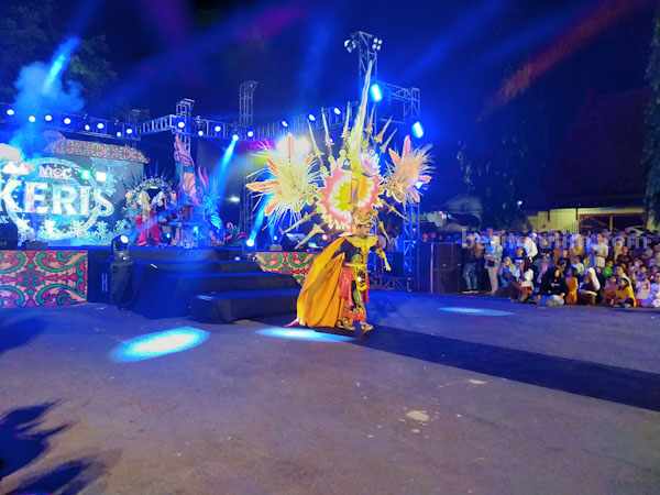 Slah satu peserta madura ethnic carnival 2024 bertema keris