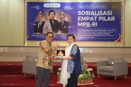 Rektor Universitas Jember Sebut LGBT Juga Radikal