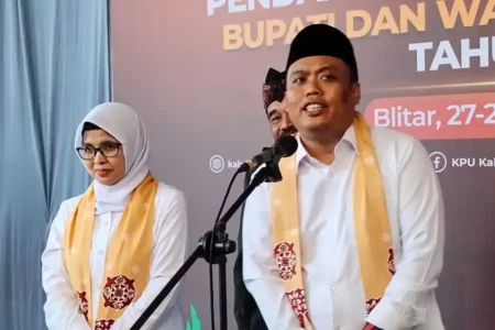 Rijanto Lontarkan Slogan Pilih Orang Blitar Asli, Ini Jawaban Menohok Ghoni foto berita jatim