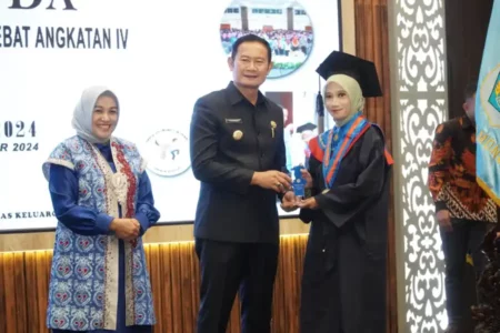 Wisuda SOTH, 449 Ibu di Lamongan Berperan Turunkan Stunting foto berita jatim