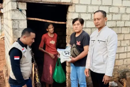SRPB Tuban Gelar Bakti Sosial di Desa Prunggahan Kulon foto berita jatim