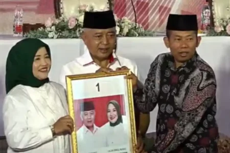 KPU Malang Tetapkan Sanusi-Lathifah Dapat Nomor Urut 1 foto berita jatim