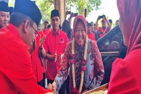 Relawan Beta Gibran Jatim Kritik Janji Risma Soal Sekolah Gratis Tri Rismaharini