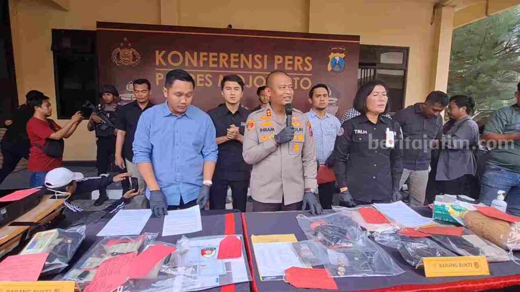 Tertangkap, Pelaku Pembunuhan Wanita di Hutan Pacet Mojokerto Teman Dekat Korban foto beritajatim