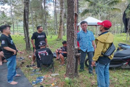 Kumpul Bareng Klub Kendaraan, Ali Ruchi: Naik Motor Teman Perjalanan dan Karir Calon Wakili Bupati Ali Ruchi bertemu dengan klub motor di acara Nusantara Camp & Ride di Joengmara Campuhan Sragi, Kecamatan Songgon.