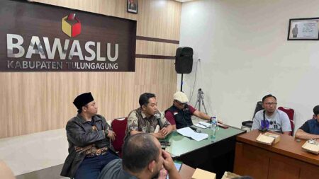 Bawaslu Tulungagung Minta Baliho dengan Logo Pemkab Dicopot Mandiri