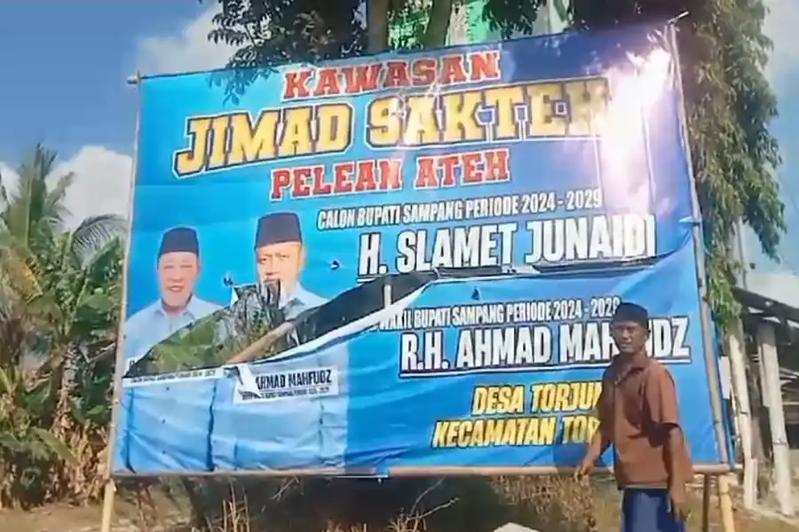 Baliho Dirusak, Tim Paslon Jimad Lapor ke Bawaslu Sampang foto berita jatim