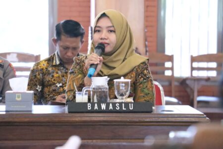 Ketua Bawaslu Kota Mojokerto, Dian Pratmawati. [Foto : Misti/beritajatim.com]