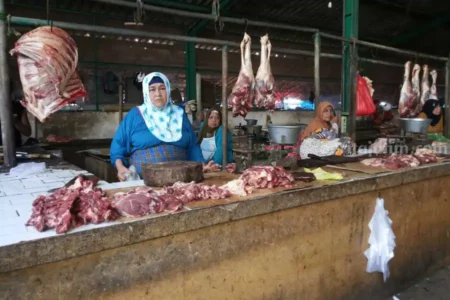 Permintaan Tinggi, Harga Daging Sapi di Sumenep Melonjak foto berita jatim