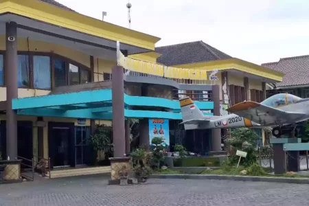 Halaman depan Kantor Dinas Pendidikan Kabupaten Lamongan.