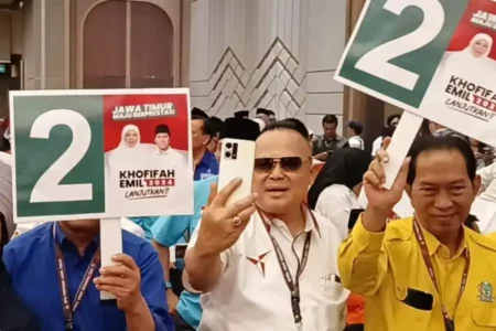 Dokter Agung Terjunkan Ribuan Relawan Menangkan Khofifah-Emil Lebih Tebal foto berita jatim