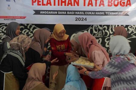 Pemkab Kediri Beri Bekal Keterampilan Santri Lewat Pelatihan Kerja