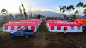 Kemensos Salurkan Bantuan Gempa Bandung, Tenda Pengungsian hingga Dapur Umum Kemensos Salurkan Bantuan Gempa Bandung, Tenda Pengungsian hingga Dapur Umum