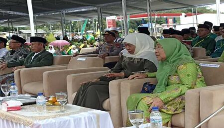Suasana lokasi peresmian gedung Graha Muslimat NU Kabupaten Blitar yang akan diresmikan oleh Khofifah Indar Parawansa, Rabu (4/9/2024). (foto : Winanto/beritajatim.com)