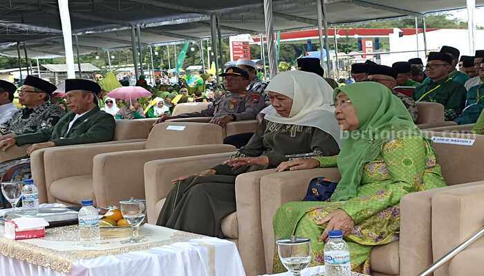 Suasana lokasi peresmian gedung Graha Muslimat NU Kabupaten Blitar yang akan diresmikan oleh Khofifah Indar Parawansa, Rabu (4/9/2024). (foto : Winanto/beritajatim.com)