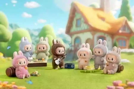 Boneka Labubu Viral dan Jadi Incaran, Berikut Perbedaan Dua Versinya Boneka Labubu yang sedang viral. (Instagram/@popmart.id)