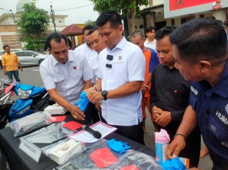 Sempat Viral, Komplotan Pencuri Toko Aksesoris HP di Jombang Ditangkap foto beritajatim