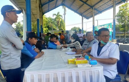Jasa Raharja Gelar Pemeriksaan Kesehatan Gratis di Terminal Jombang foto beritajatim