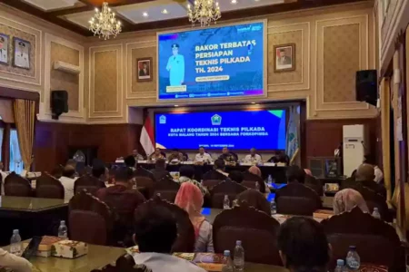 Demi Pilkada, Dispendukcapil Kota Malang Jemput Bola Perekaman e-KTP untuk Pemilih Pemula Rapat koordinasi pelaksanaan Pilkada 2024 Kota Malang.