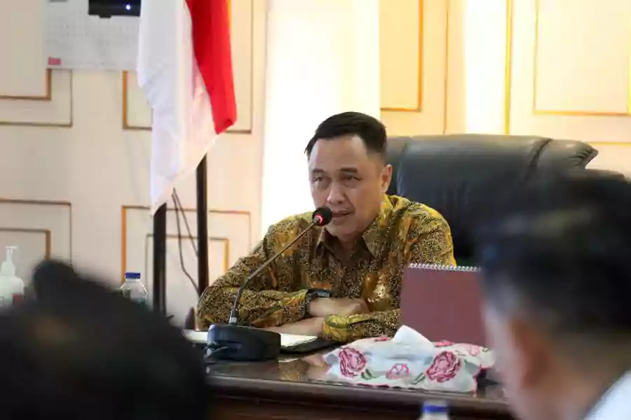 Rapat Teknis Revitalisasi Alun-Alun Merdeka di Ruang Rapat Wali Kota Malang. (Prokopim Pemkot Malang)