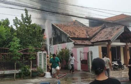 Sengketa Warisan, Pria Asal Kota Malang Nekat Bakar Rumah Orangtuanya di Jombang foto beritajatim