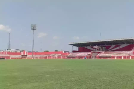 Belum Dicoba Arema, Stadion Soepriadi Blitar Justru akan Digunakan Gelaran Liga Pelajar Lapangan Stadion Soepriadi Blitar usai dilakukan perbaikan, Sabtu (14/9/2024). (Foto: Winanto/Beritajatim.com)