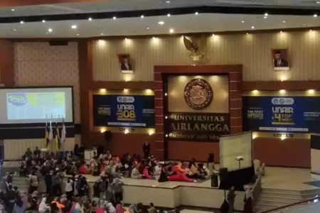 Gelar Career Fair, Unair Surabaya Gandeng 46 Perusahaan Ajak Mahasiswa Jelajahi Dunia Kerja foto beritajatim