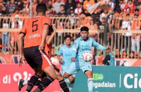 Persibo Hajar Persela, 2 Gol Tanpa Balas