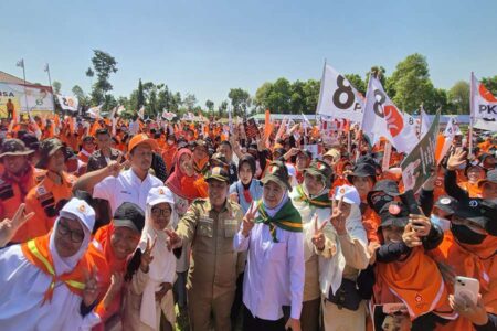 Ada Ribuan Emak PKS se-Jatim Siap Jadi Jurkam Khofifah-Emil
