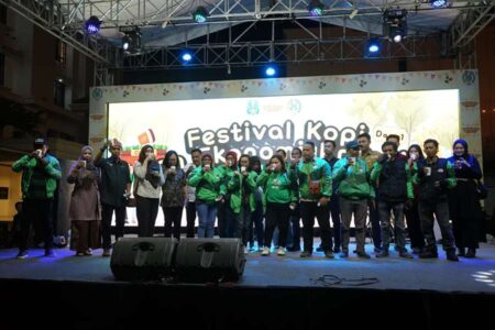 Festival Kopi Jawa Timur di Alun-alun Surabaya dibuka malam ini.