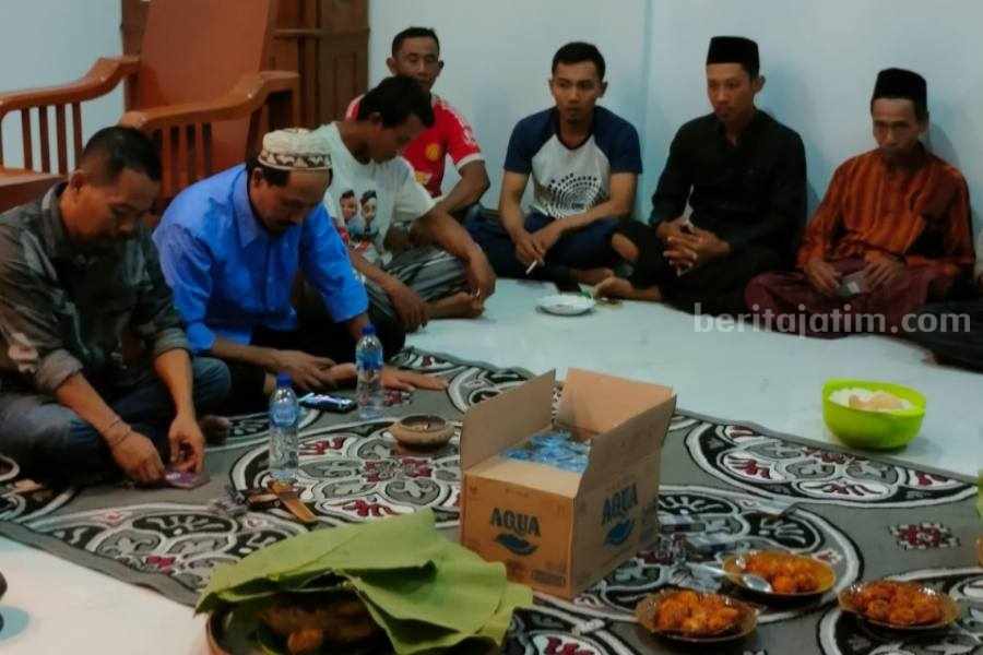 Relawan Setyo Wahono-Nurul Azizah menggelar doa bersama untuk Pilkada Bojonegoro aman, damai, dan membawa berkah bagi rakyat.