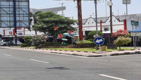 PUPR Kota Blitar Optimalkan Rp.1,4 Miliar untuk Peningkatan Kinerja Jalan Jalan Dr. Wahidin Kota Blitar yang akan dilakukan perbaikan dengan Perubahan APBD 2024, Senin (14/10/2024). (Foto : Winanto/beritajatim.com)