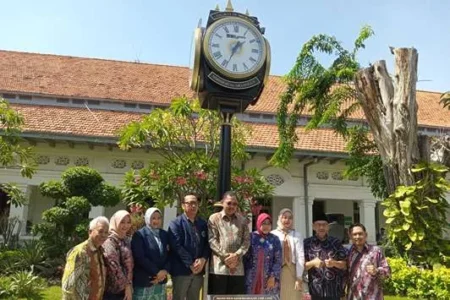 Ini Filosofi Monumen Kebersamaan Jam 4 Sisi FK Unair